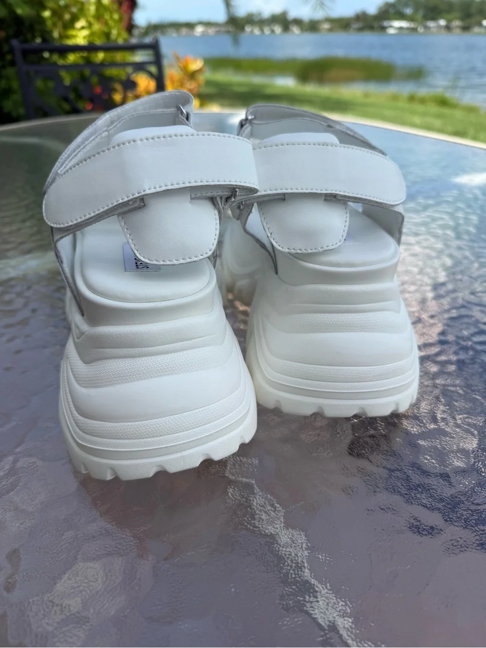 Steve Madden Vamoose White Chunky Platform Sporty Sandals Sz 9.5M